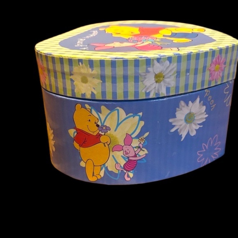 Winnie the Pooh Heart-Shaped Jewelry Music Box - Picture 9 of 14